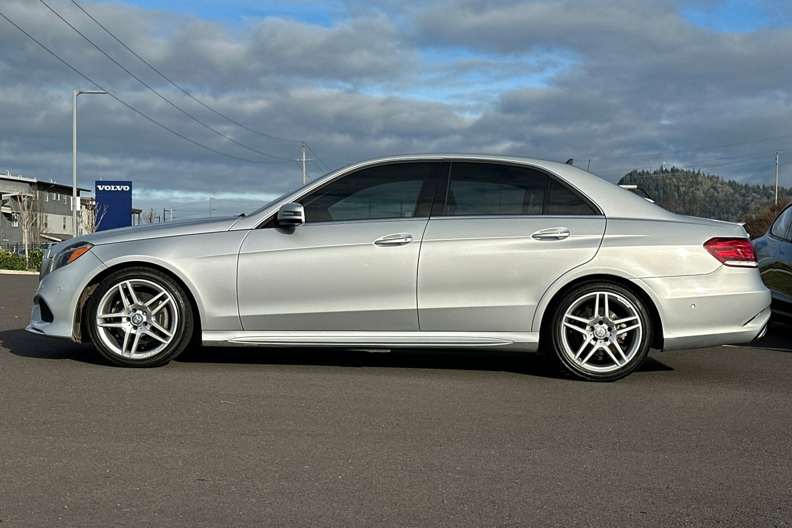 Used 2016 Mercedes-Benz E 350 4MATIC Sedan image 6