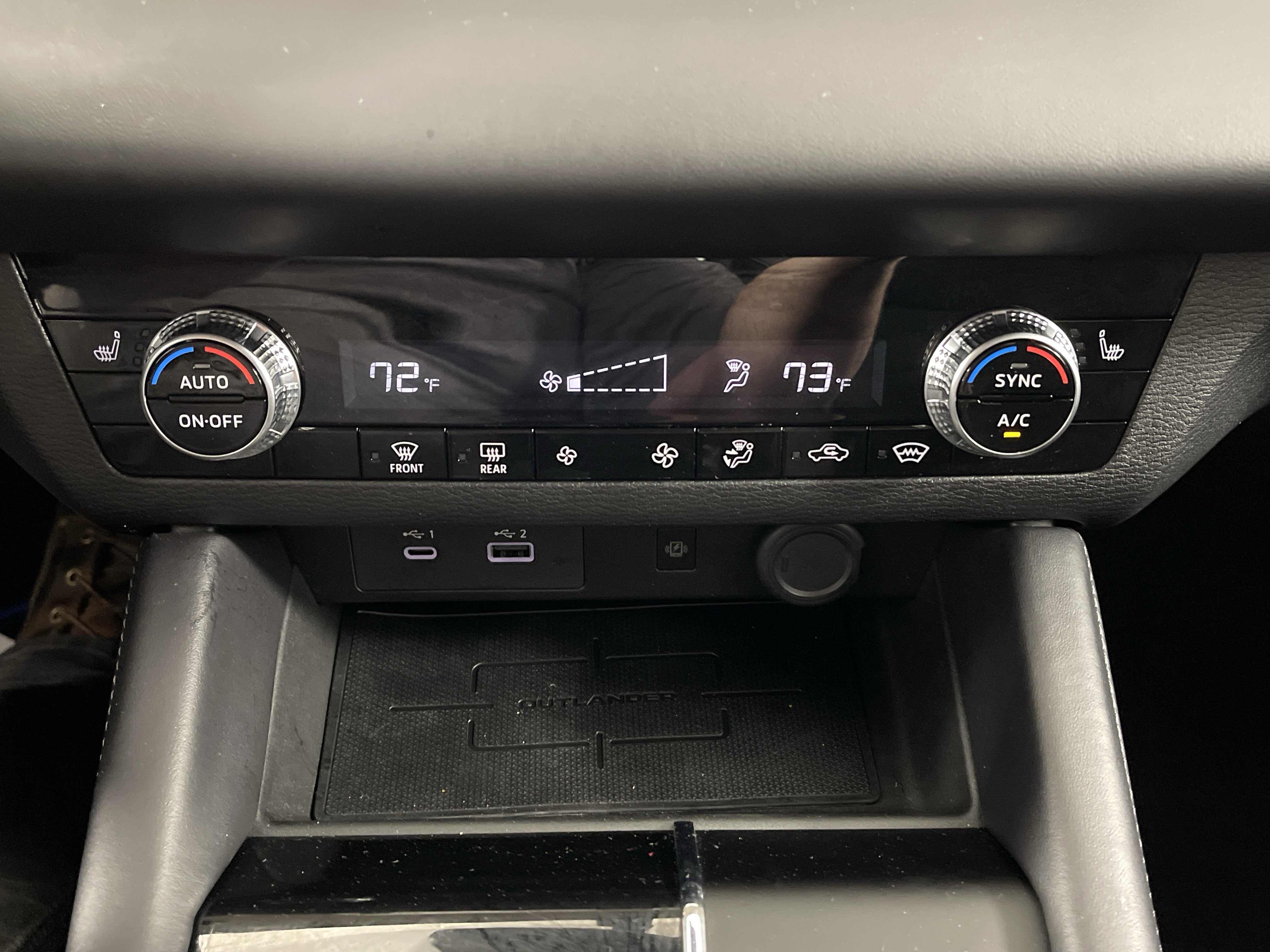 Used 2025 Mitsubishi Outlander SE image 26