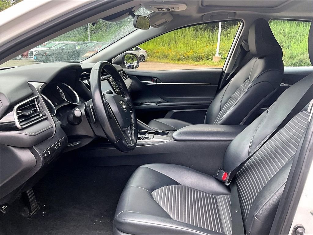 Certified 2019 Toyota Camry SE FWD image 4