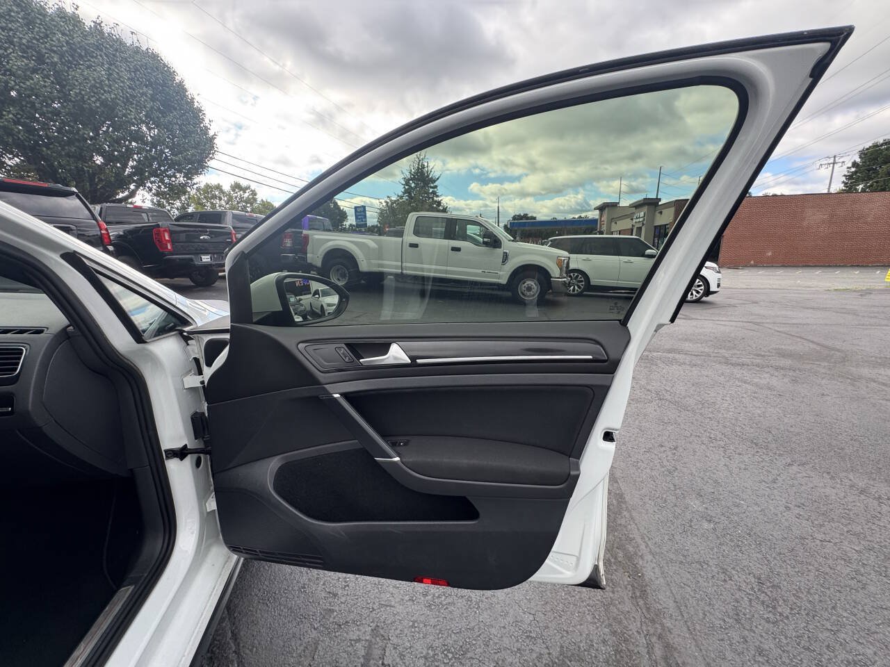 Used 2015 Volkswagen GTI S FWD image 18