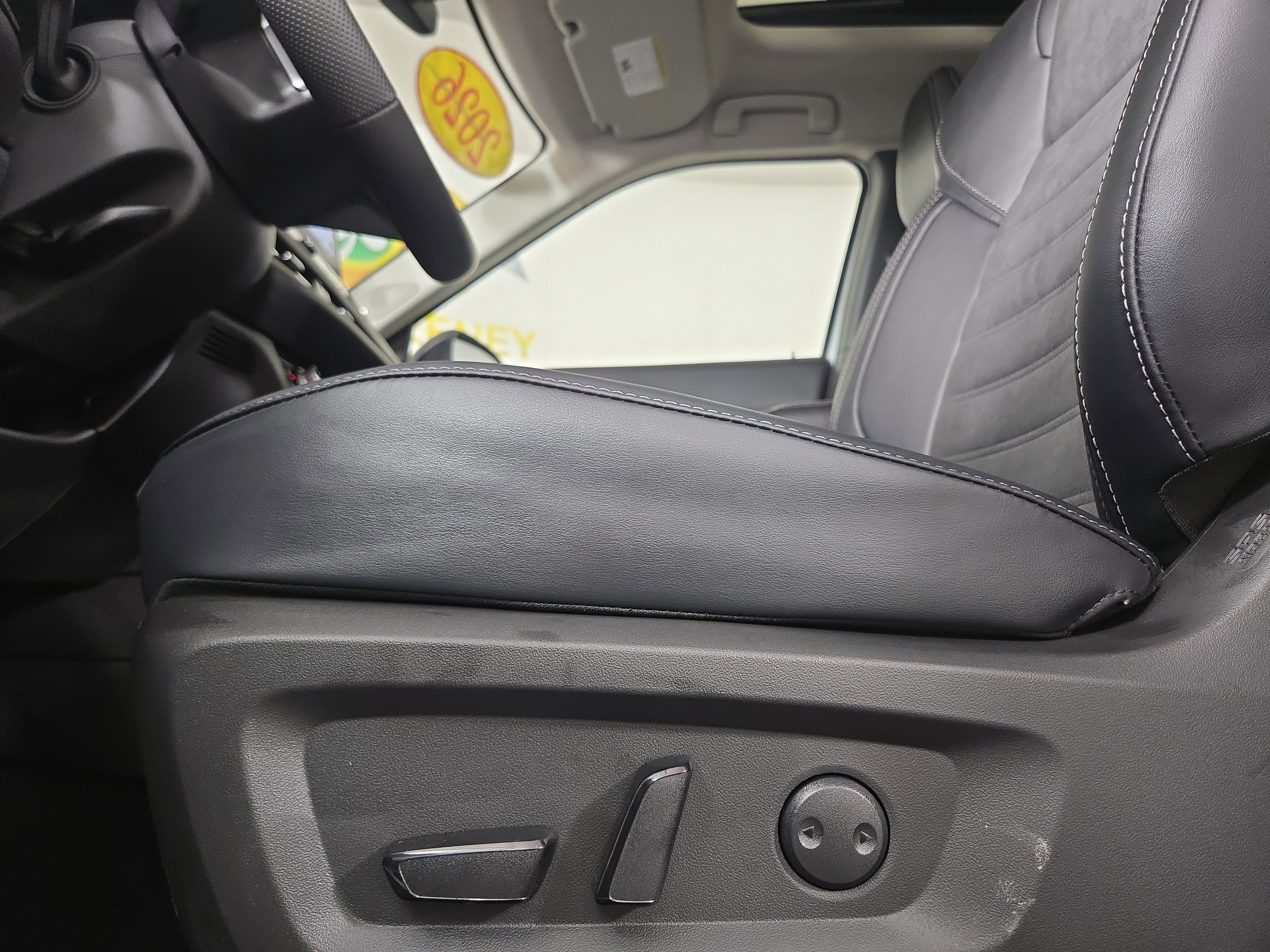 New 2026 Mitsubishi Outlander AWD image 30