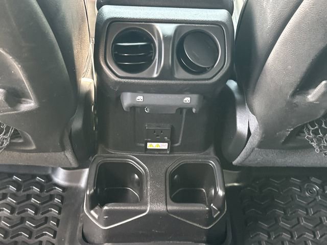 Used 2018 Jeep Wrangler Unlimited Rubicon AWD/4WD image 14