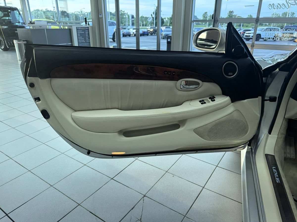 Used 2007 Lexus SC 430 Convertible RWD image 13