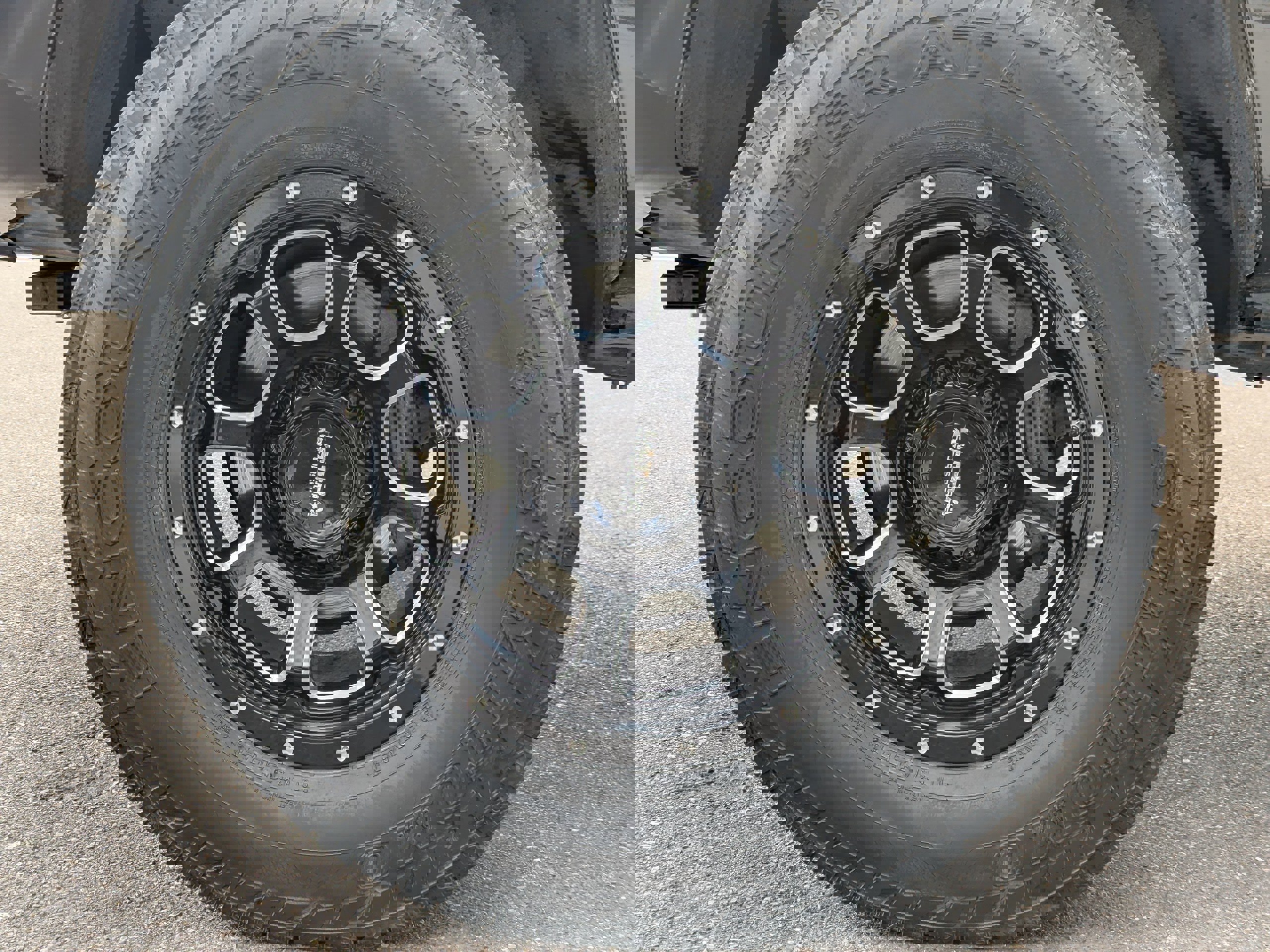 Used 2018 Toyota Tacoma SR image 46