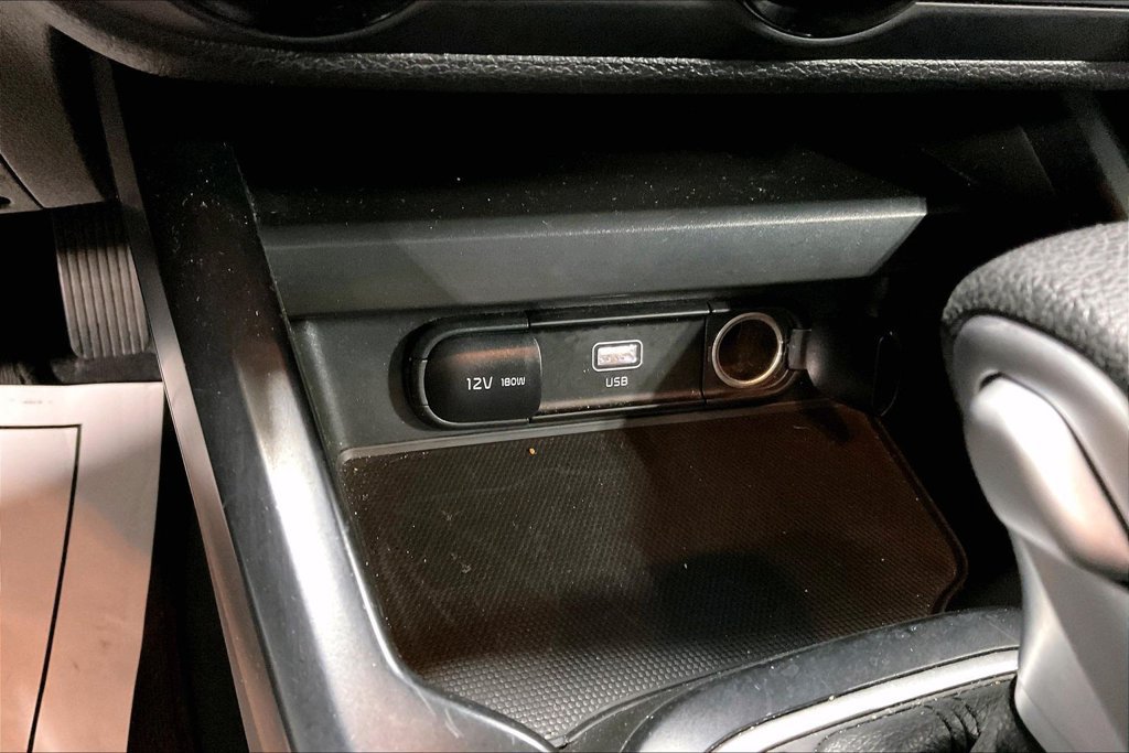 Used 2025 Kia Soul LX w/ LX Technology Package FWD image 28