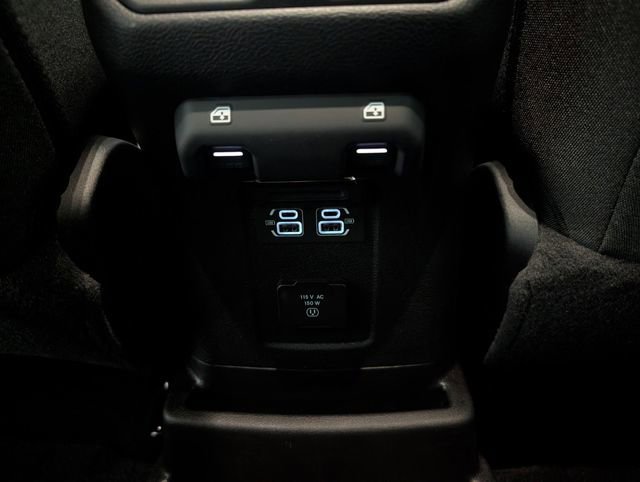 Used 2025 Jeep Wrangler Unlimited Sahara w/ Safety Group AWD/4WD image 10