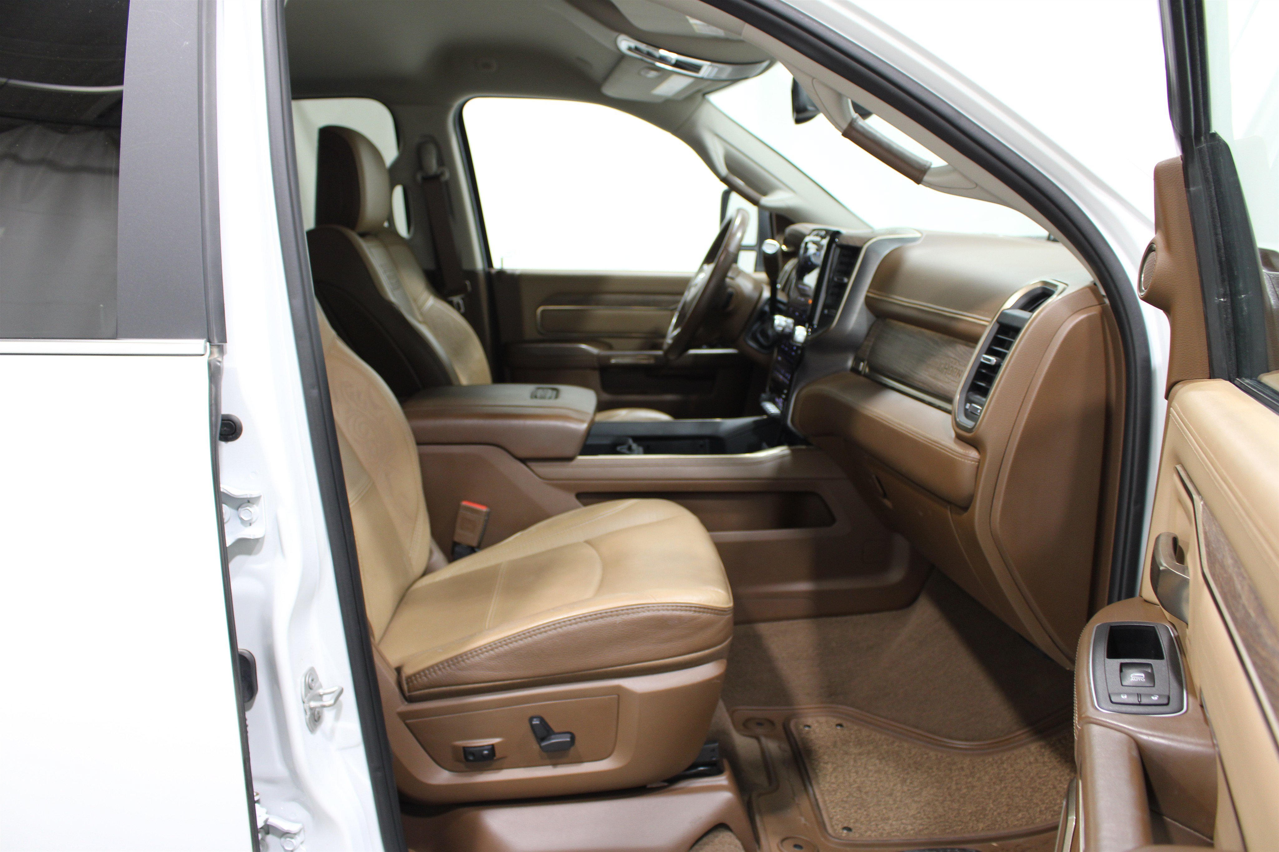 Used 2024 RAM 2500 Limited AWD/4WD image 27