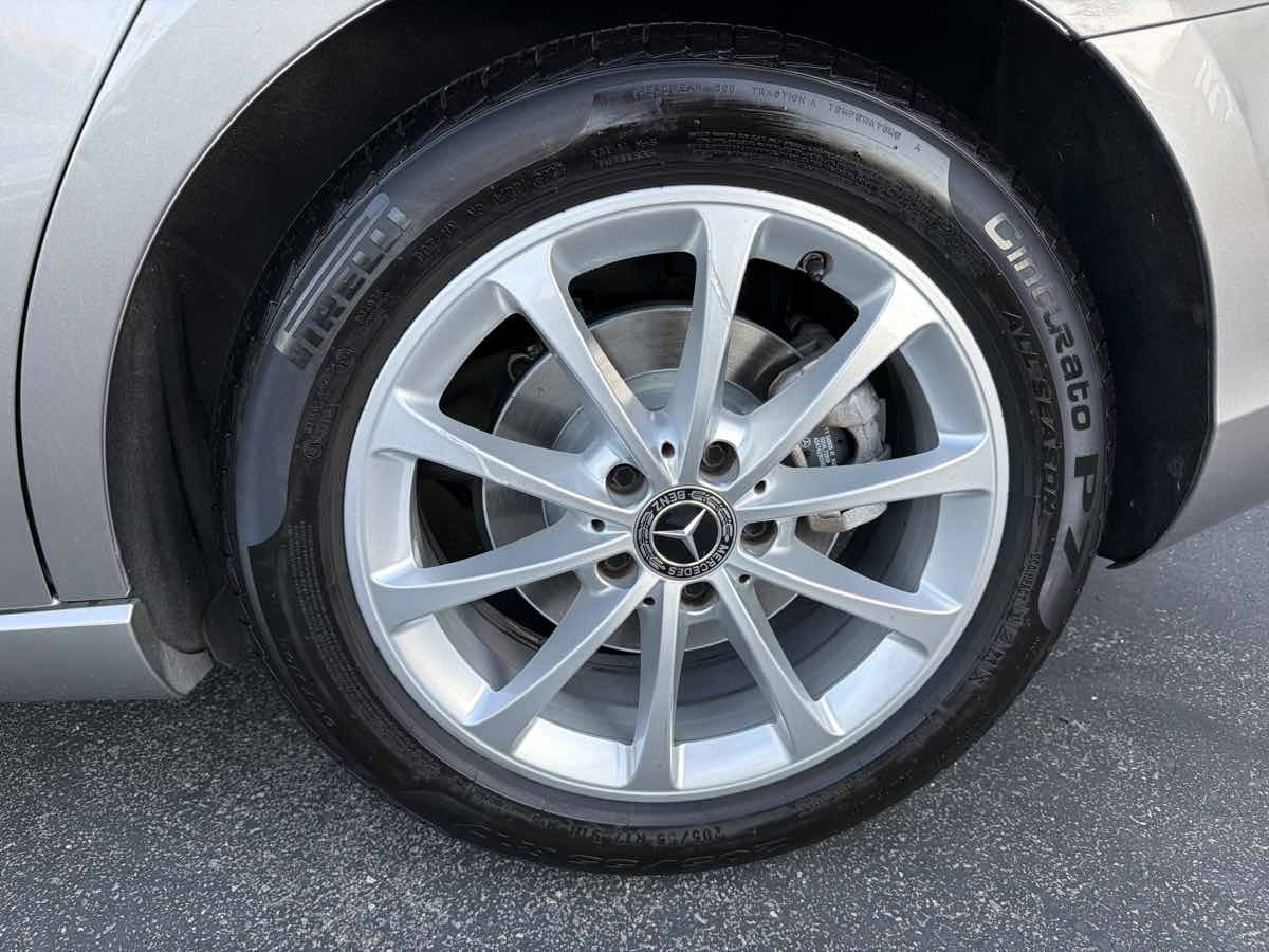 Used 2020 Mercedes-Benz A 220 w/ Premium Package image 38