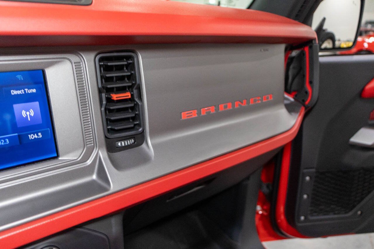 Used 2022 Ford Bronco Outer Banks w/ Sasquatch Package AWD/4WD image 14