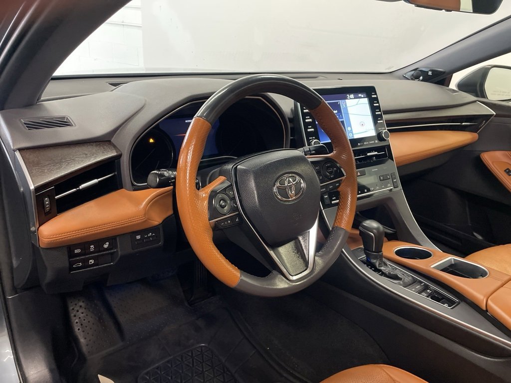 Used 2019 Toyota Avalon Limited image 17