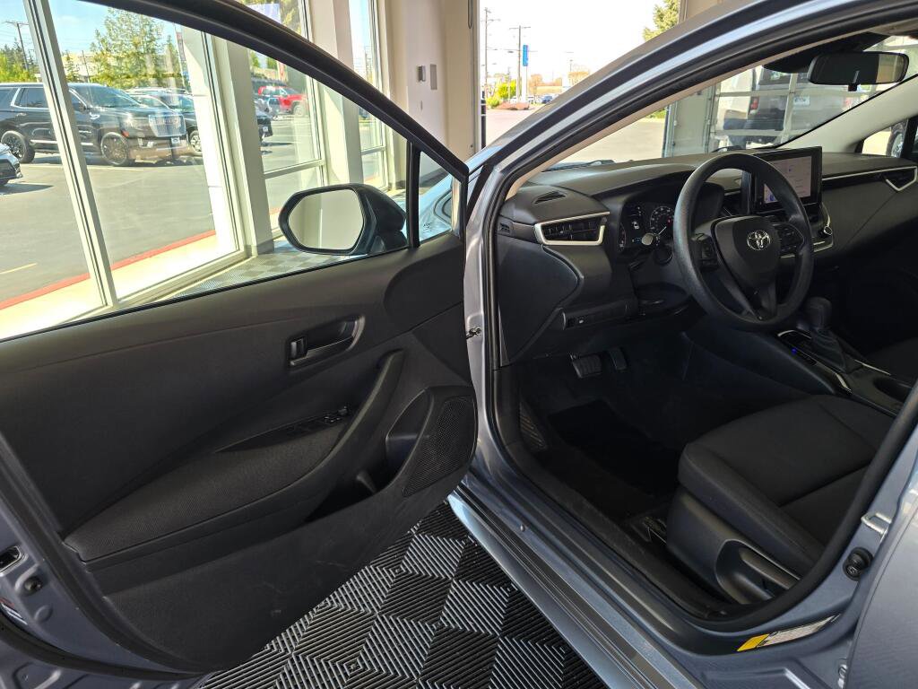 Used 2023 Toyota Corolla LE FWD image 18