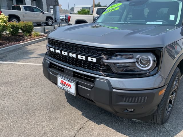 Used 2025 Ford Bronco Sport Outer Banks w/ Outer Banks Tech Package+ AWD/4WD image 3