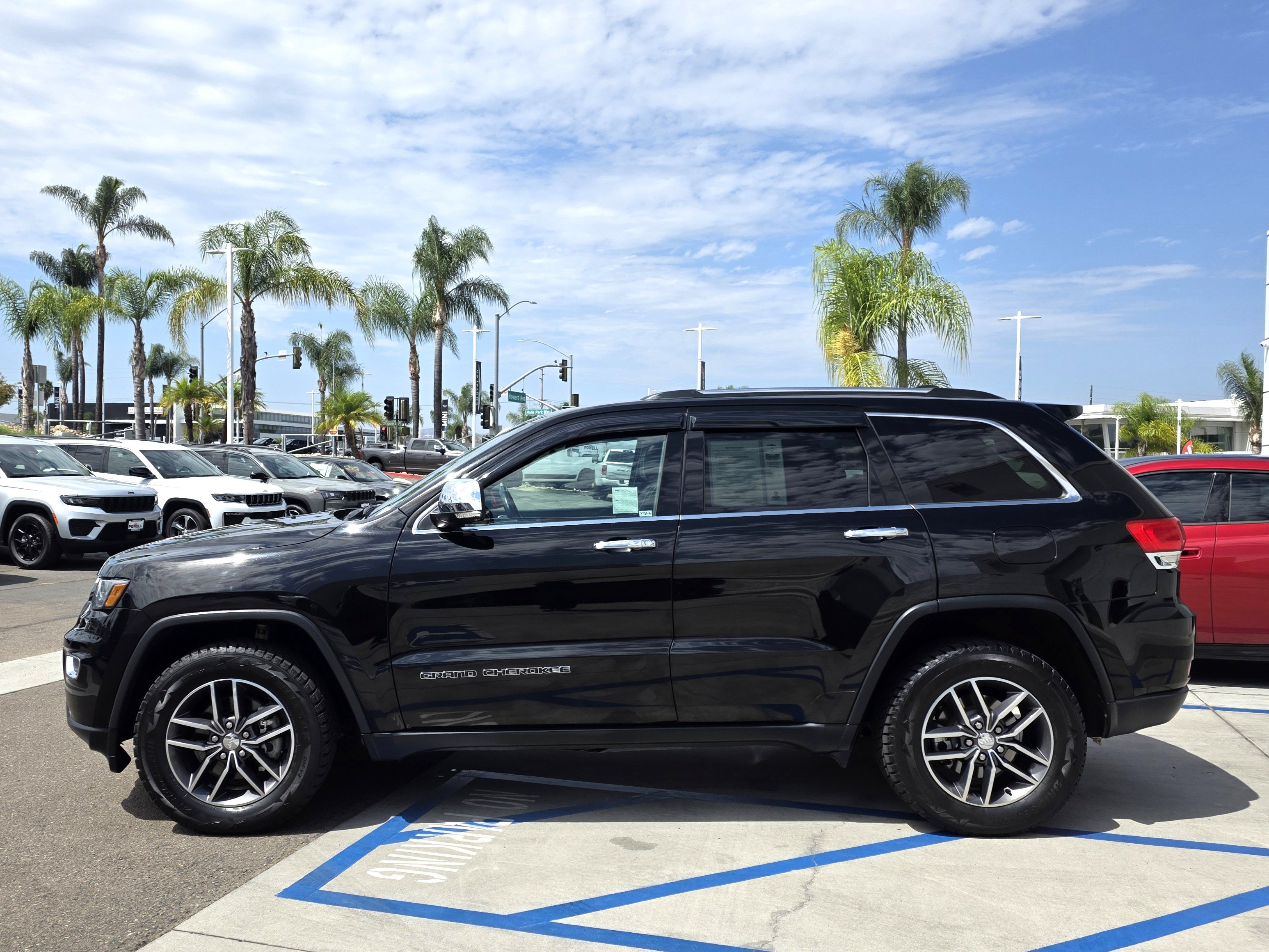 Used 2018 Jeep Grand Cherokee Limited w/ Luxury Group II AWD/4WD image 2