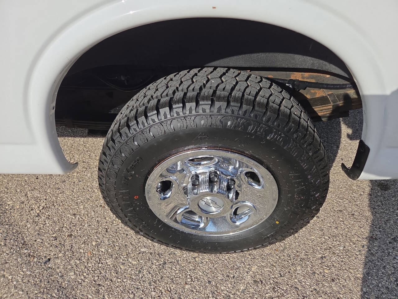 Used 2019 Chevrolet Express 3500 w/ Driver Convenience Package image 10