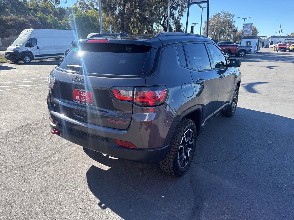 Certified 2024 Jeep Compass Trailhawk w/ Trailhawk Elite Group image 8