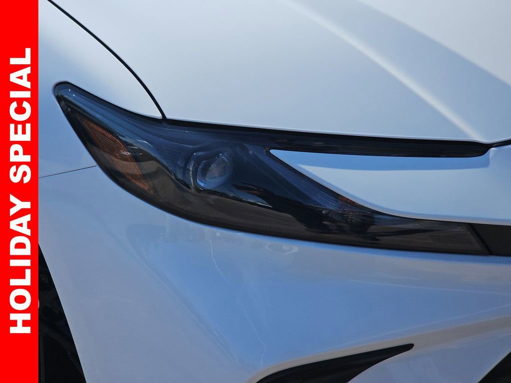Used 2025 Toyota Camry SE image 32