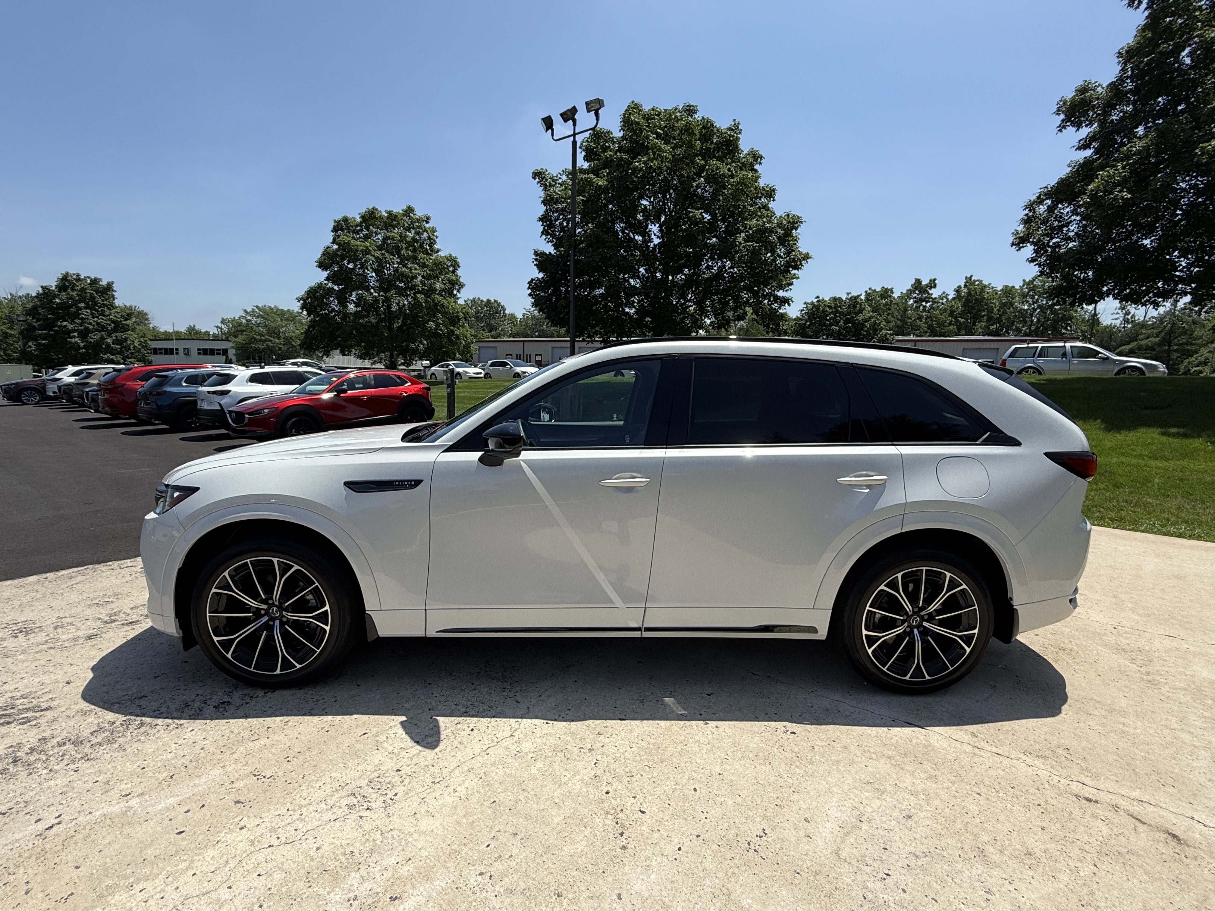 Certified 2025 MAZDA CX-70 3.3 Turbo S w/ Premium Package image 12
