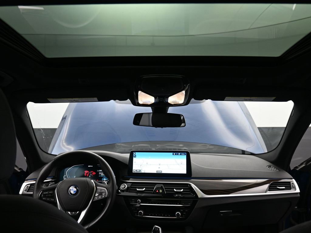 Used 2023 BMW 530e xDrive w/ Premium Package image 16