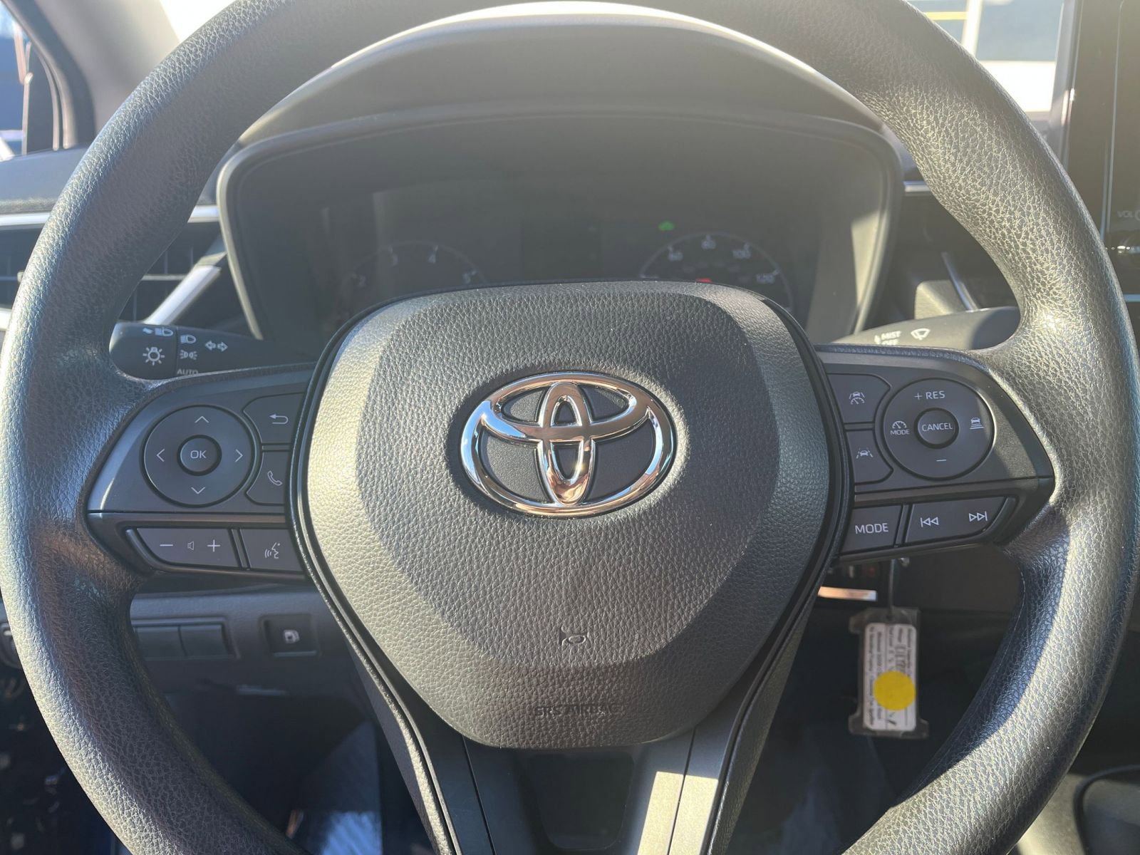 Used 2025 Toyota Corolla LE image 27