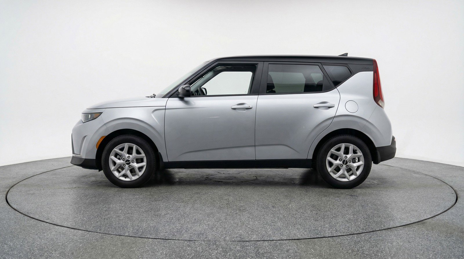 Used 2025 Kia Soul LX w/ LX Technology Package image 5