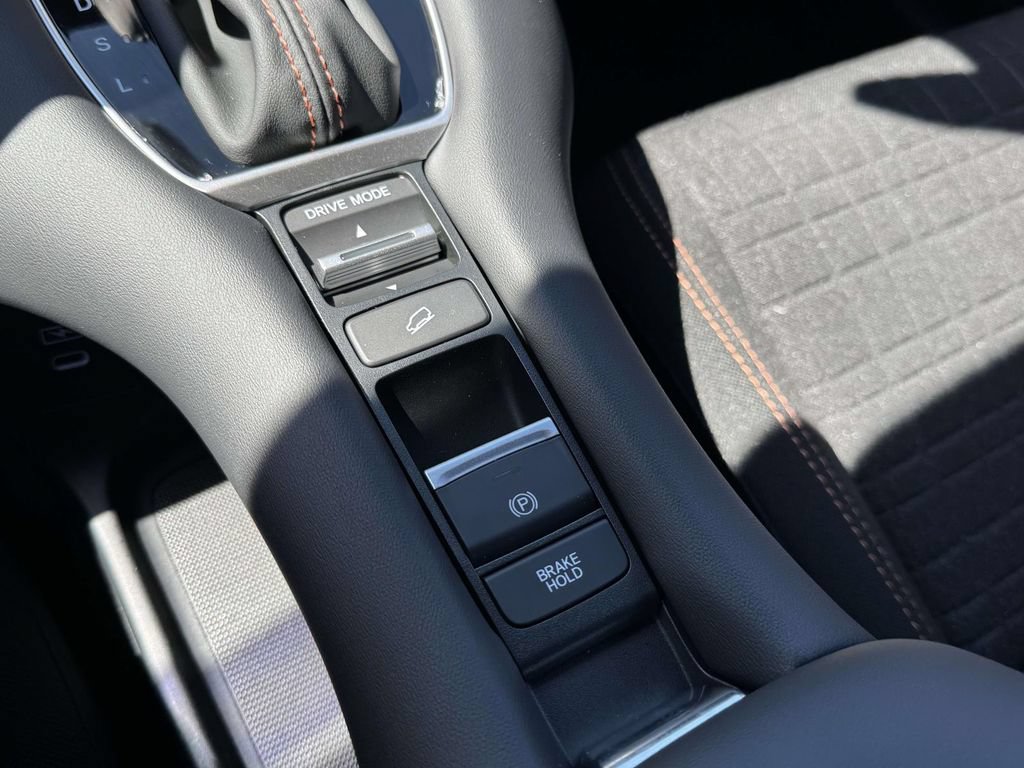 Certified 2025 Honda HR-V Sport image 26