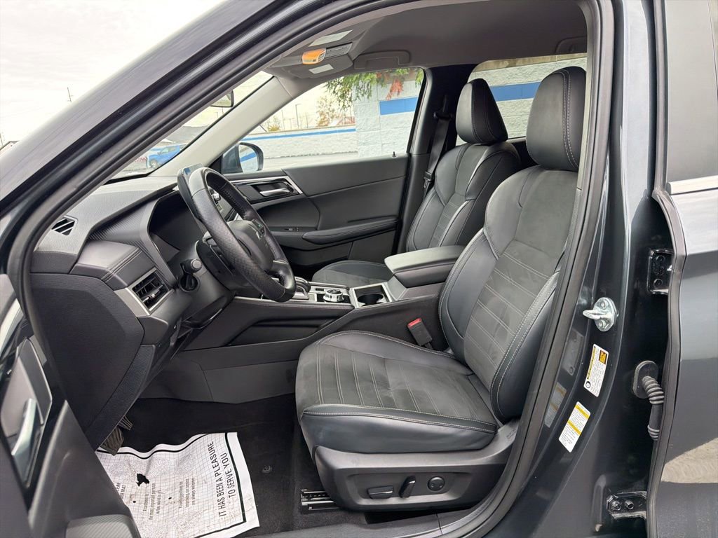 Used 2024 Mitsubishi Outlander SE image 18