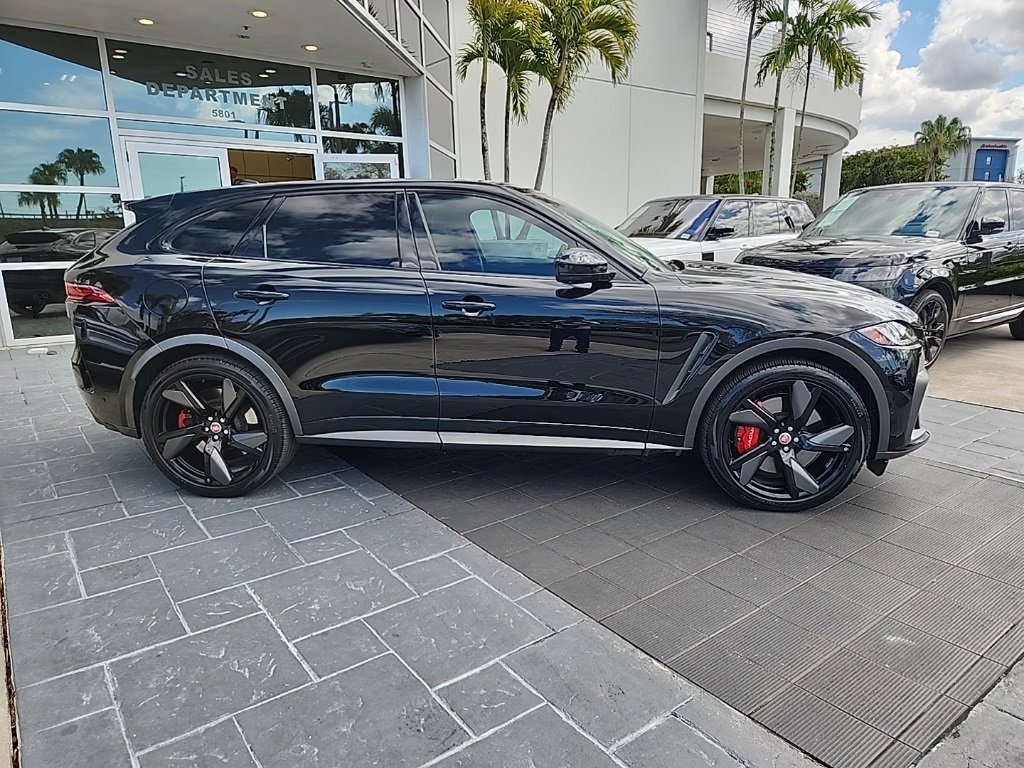 Used 2021 Jaguar F-PACE SVR image 7