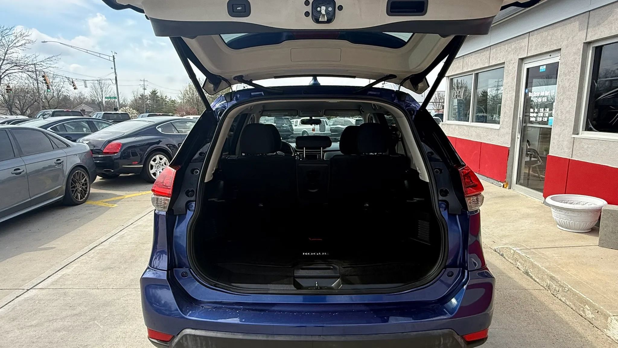 Used 2018 Nissan Rogue SV image 21