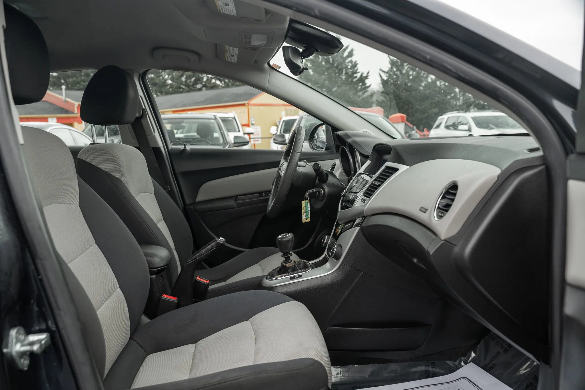 Used 2015 Chevrolet Cruze L image 11