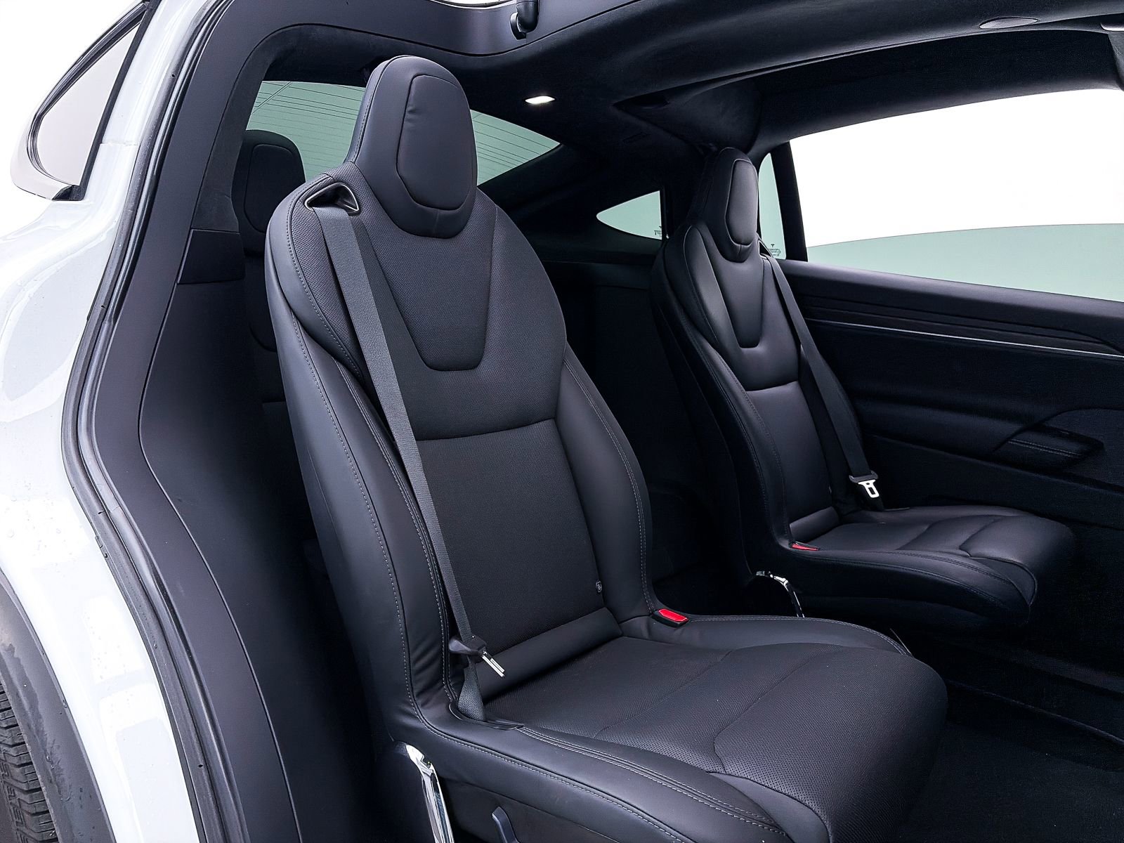 Used 2023 Tesla Model X Standard Range image 33