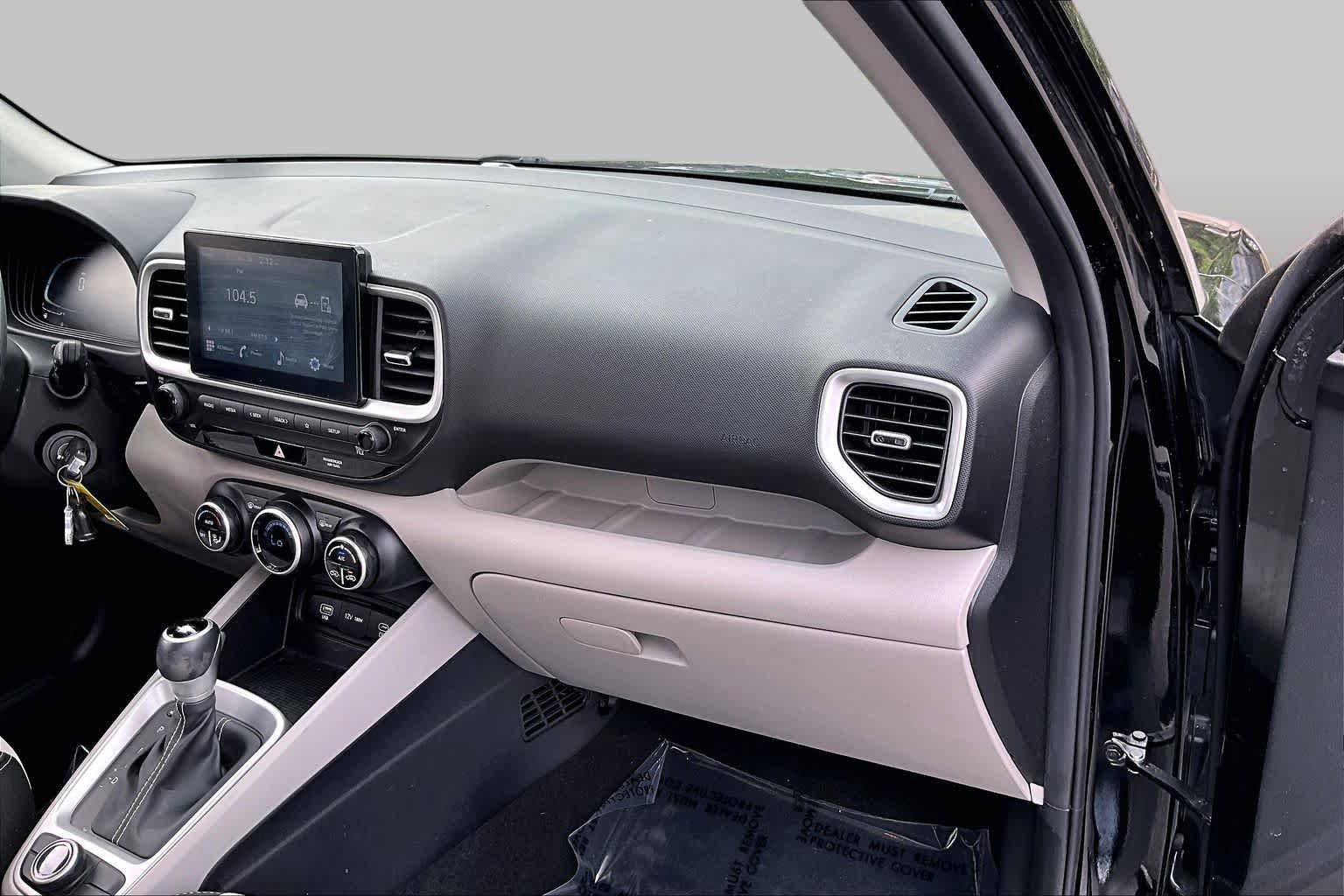 Used 2023 Hyundai Venue SEL w/ Cargo Package FWD image 19