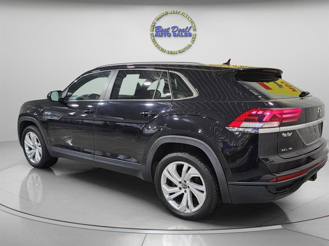 Used 2020 Volkswagen Atlas Cross Sport SEL AWD/4WD image 4
