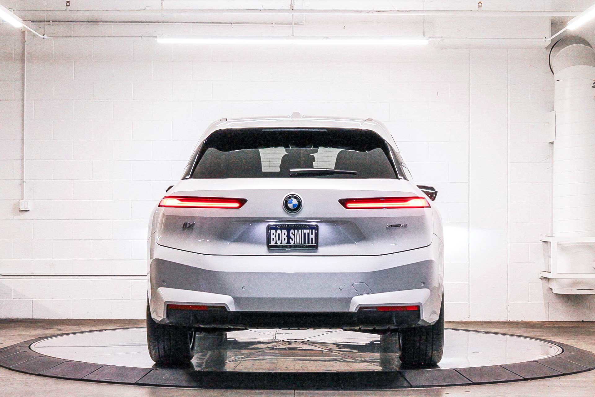 New 2026 BMW iX xDrive45 image 5