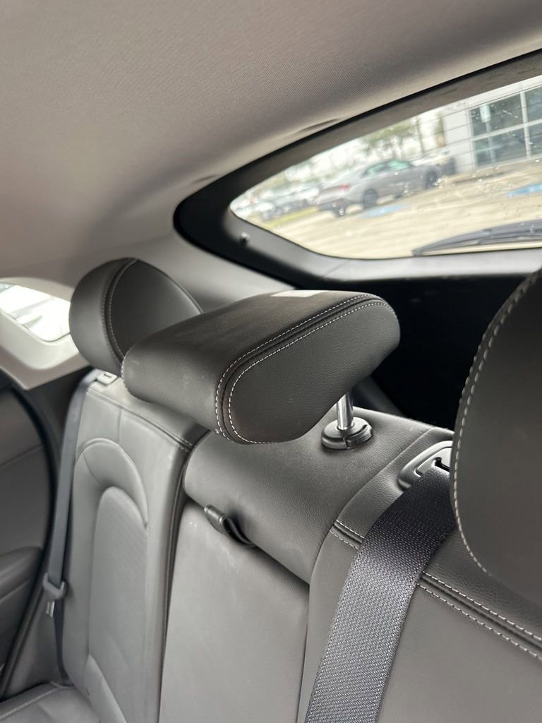 Used 2019 Hyundai Kona Limited image 9