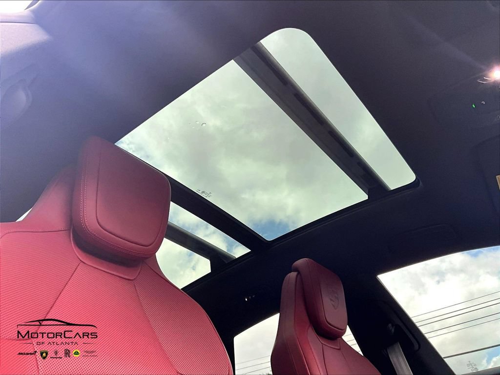 Used 2026 Porsche Macan Electric RWD image 18