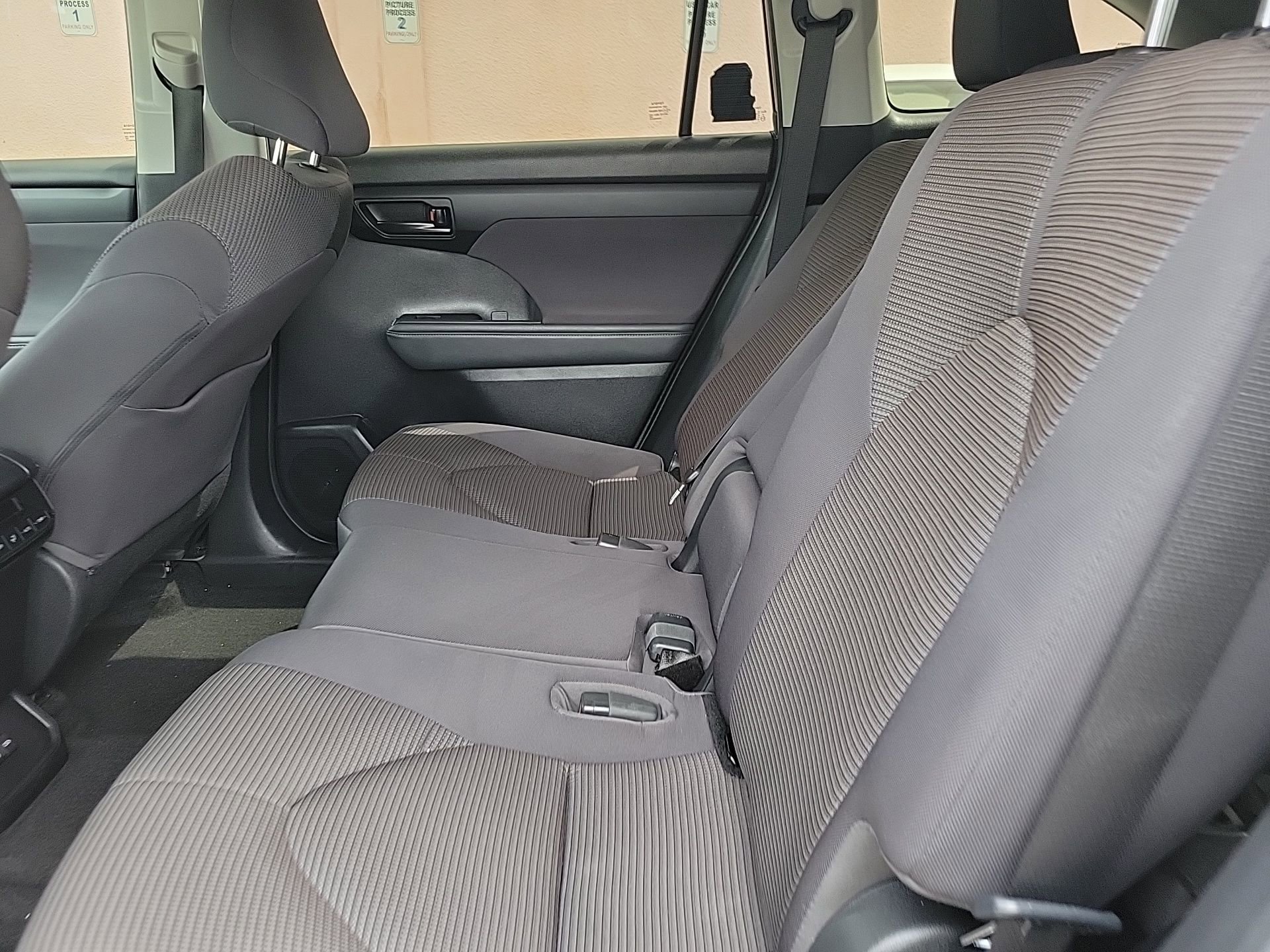 Used 2023 Toyota Highlander L image 20