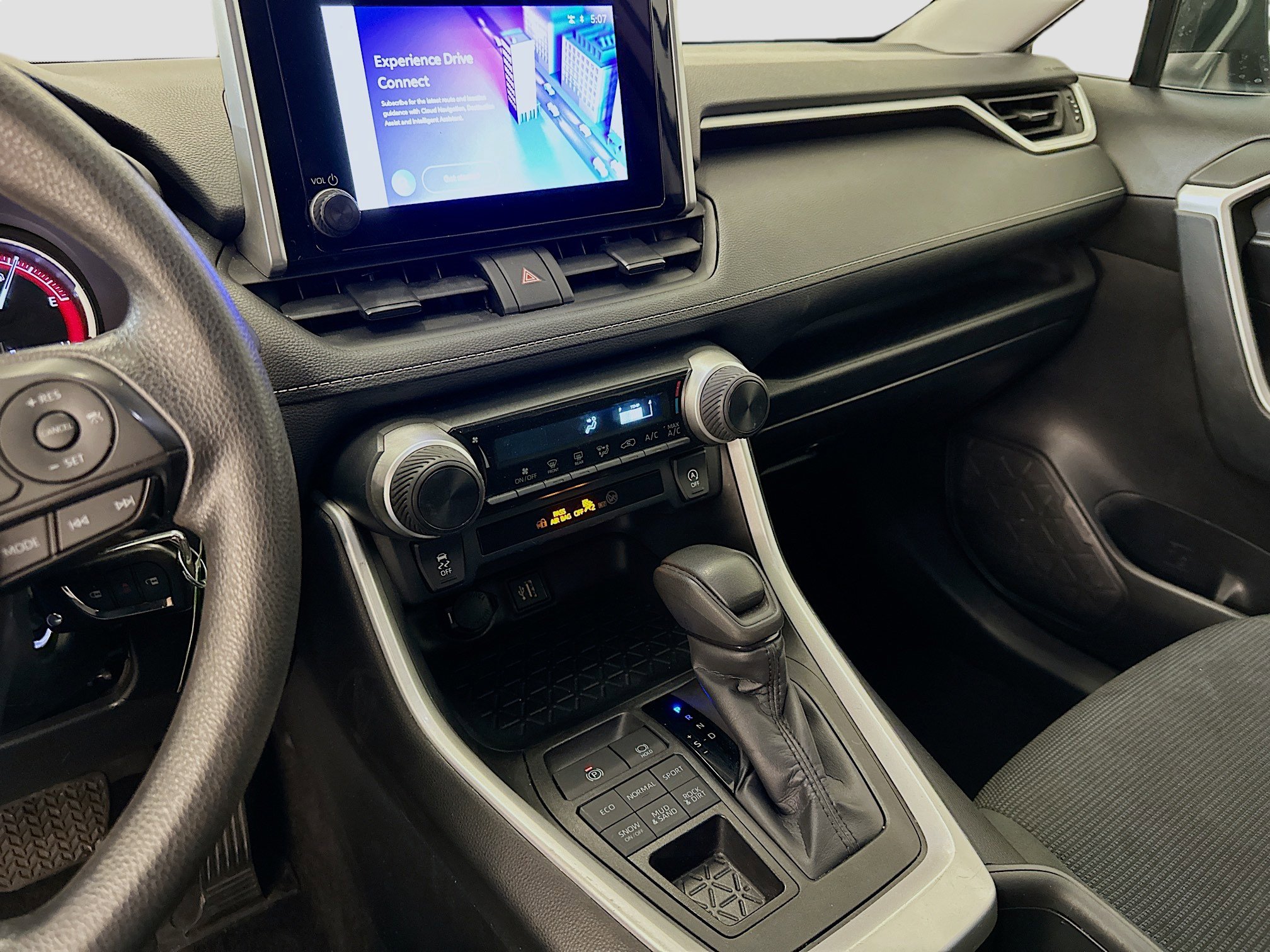 Used 2024 Toyota RAV4 LE image 26