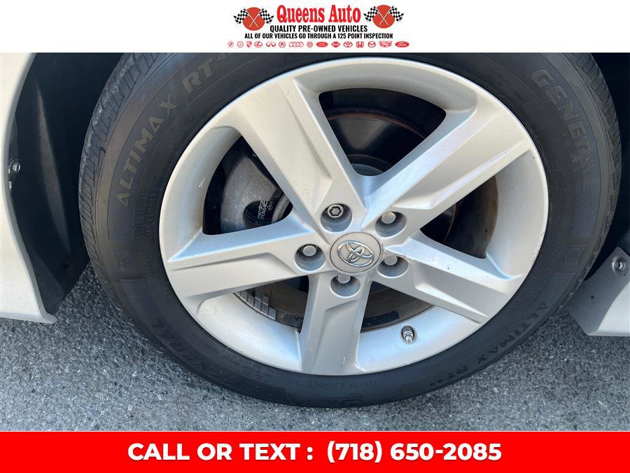 Used 2013 Toyota Camry SE FWD image 32