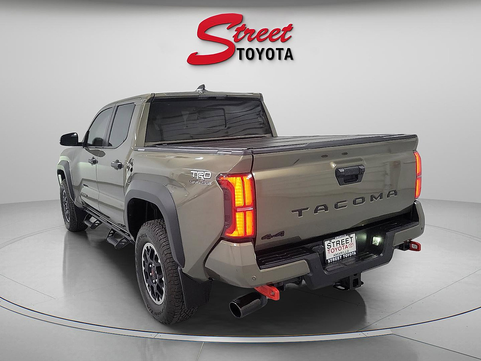 Used 2024 Toyota Tacoma TRD Off-Road w/ TRD Off Road Upgrade Package AWD/4WD image 2