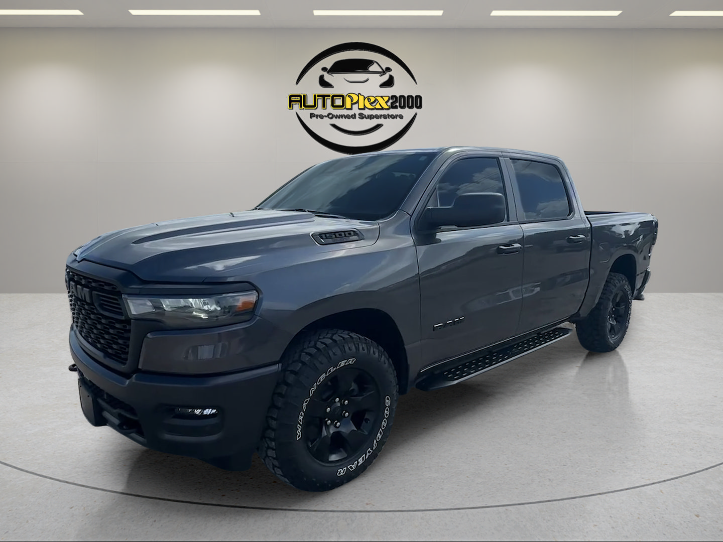 Used 2025 RAM 1500 Warlock AWD/4WD image 3