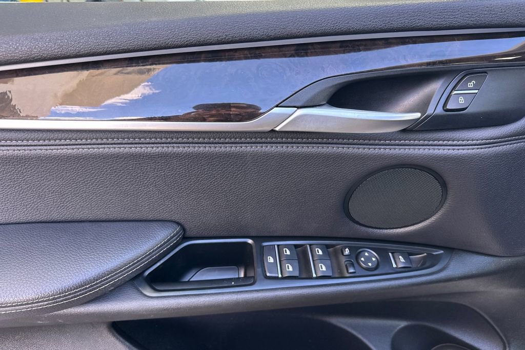 Used 2017 BMW X5 xDrive40e AWD/4WD image 10