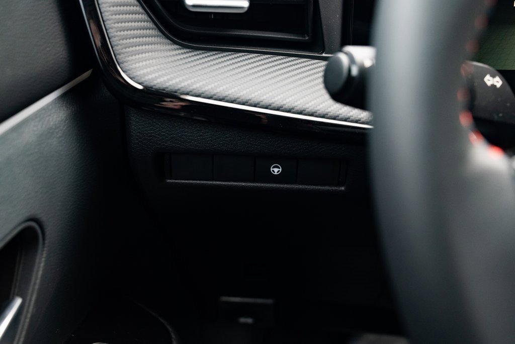 New 2026 Nissan Kicks SR image 13