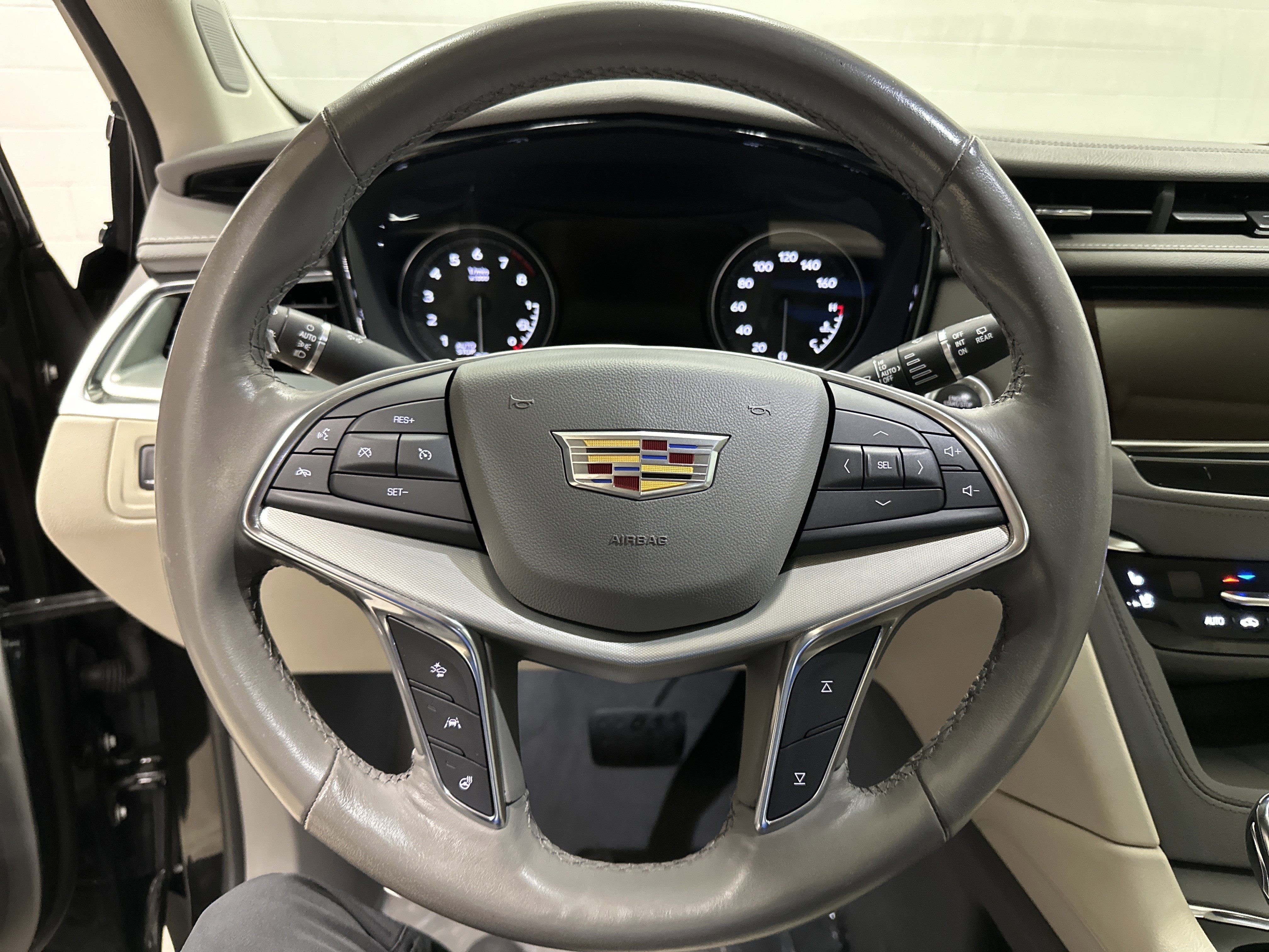 Used 2022 Cadillac XT5 Premium Luxury w/ Technology Package image 18