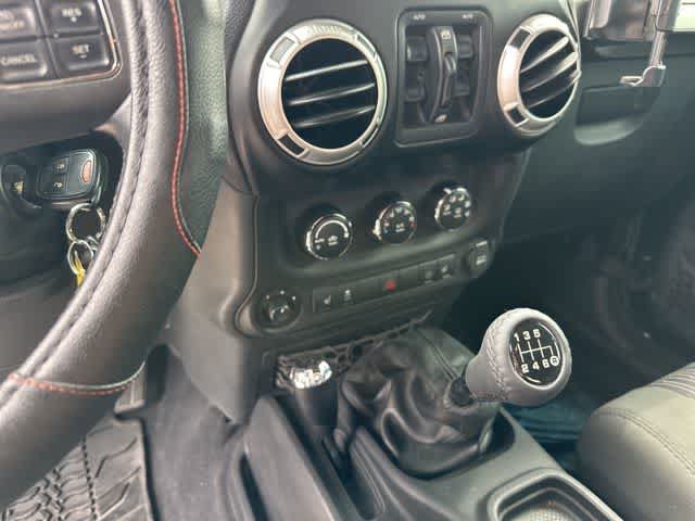 Used 2012 Jeep Wrangler Unlimited Sahara w/ Dual Top Group AWD/4WD image 7