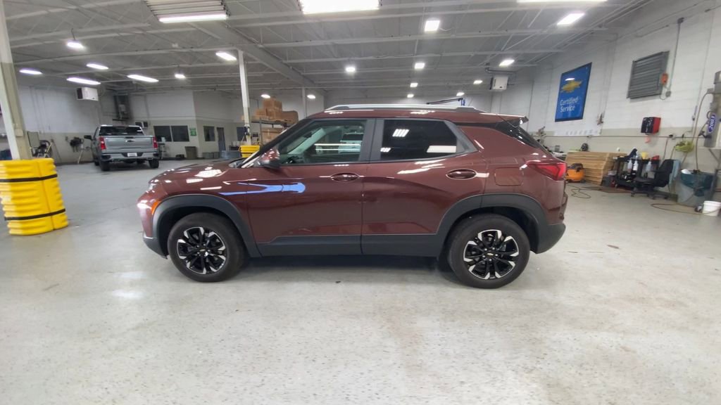 Certified 2023 Chevrolet TrailBlazer LT w/ Convenience Package AWD/4WD image 9