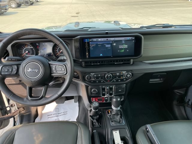 Used 2025 Jeep Gladiator Mojave AWD/4WD image 22