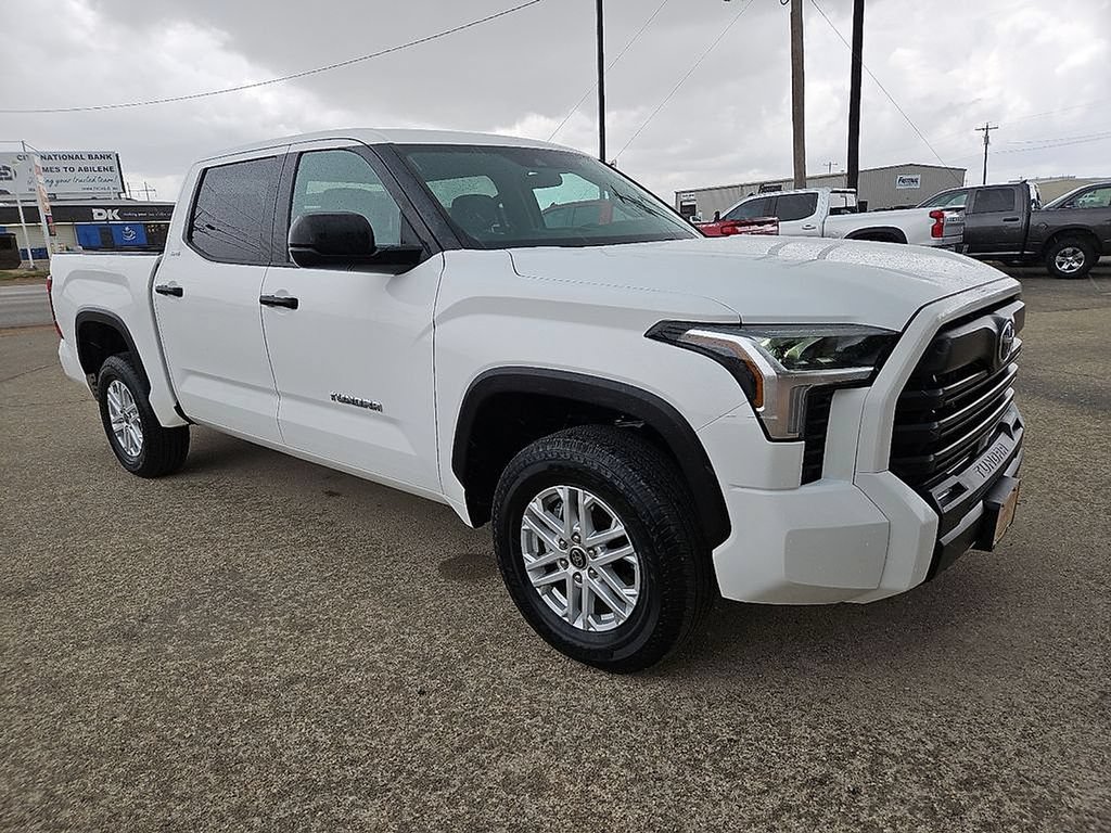 Used 2022 Toyota Tundra SR5 AWD/4WD image 10