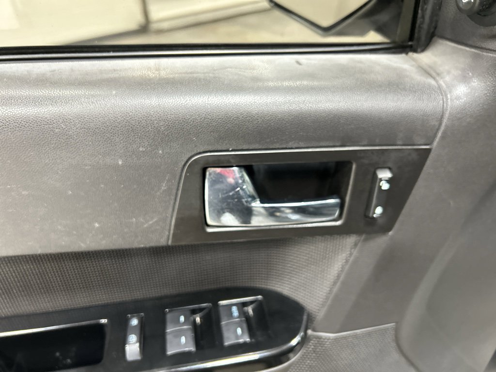 Used 2012 Ford Escape Limited image 11