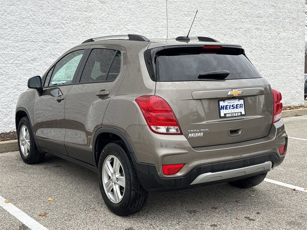Used 2022 Chevrolet Trax LT w/ LT Convenience Package image 11