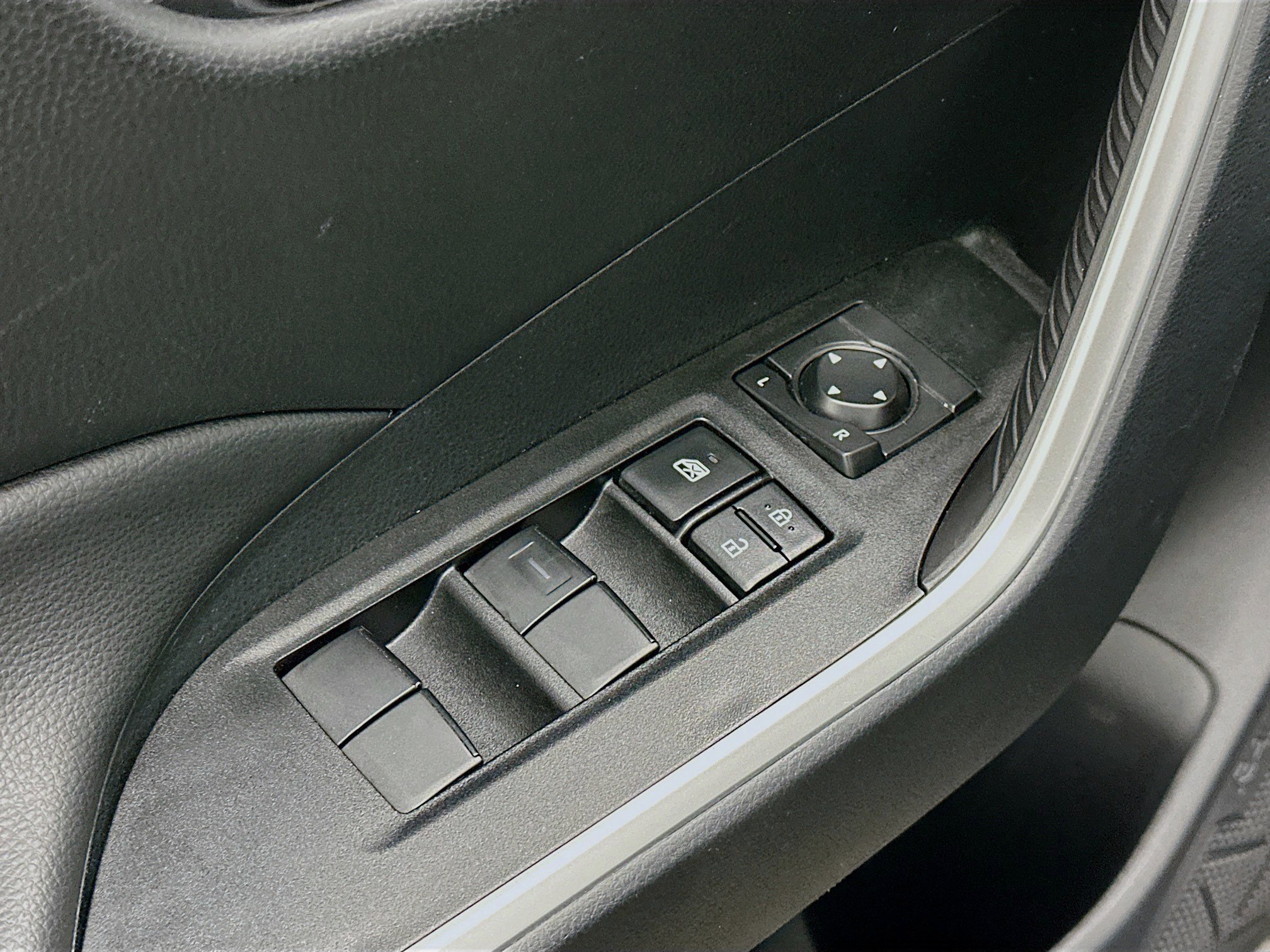 Used 2025 Toyota RAV4 LE image 15